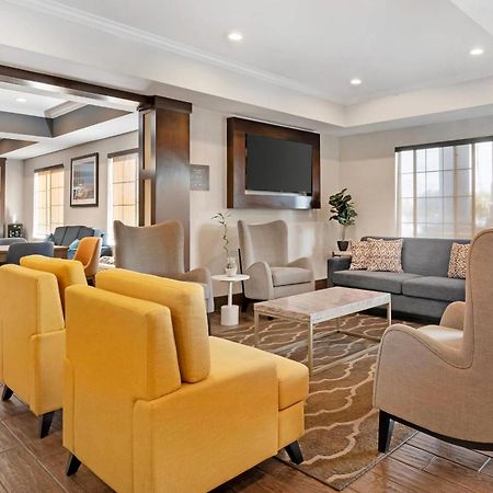 Comfort Inn & Suites Sacramento - University Area Экстерьер фото