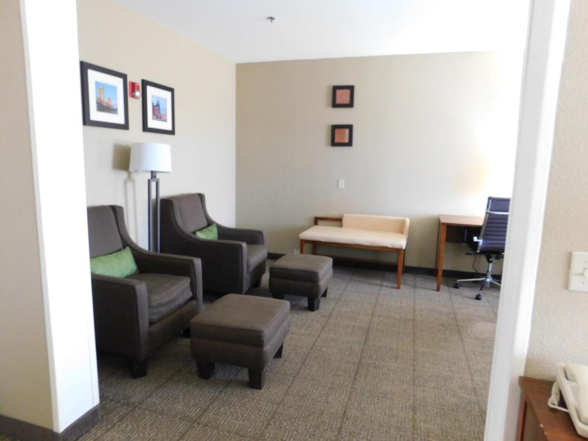 Comfort Inn & Suites Sacramento - University Area Экстерьер фото