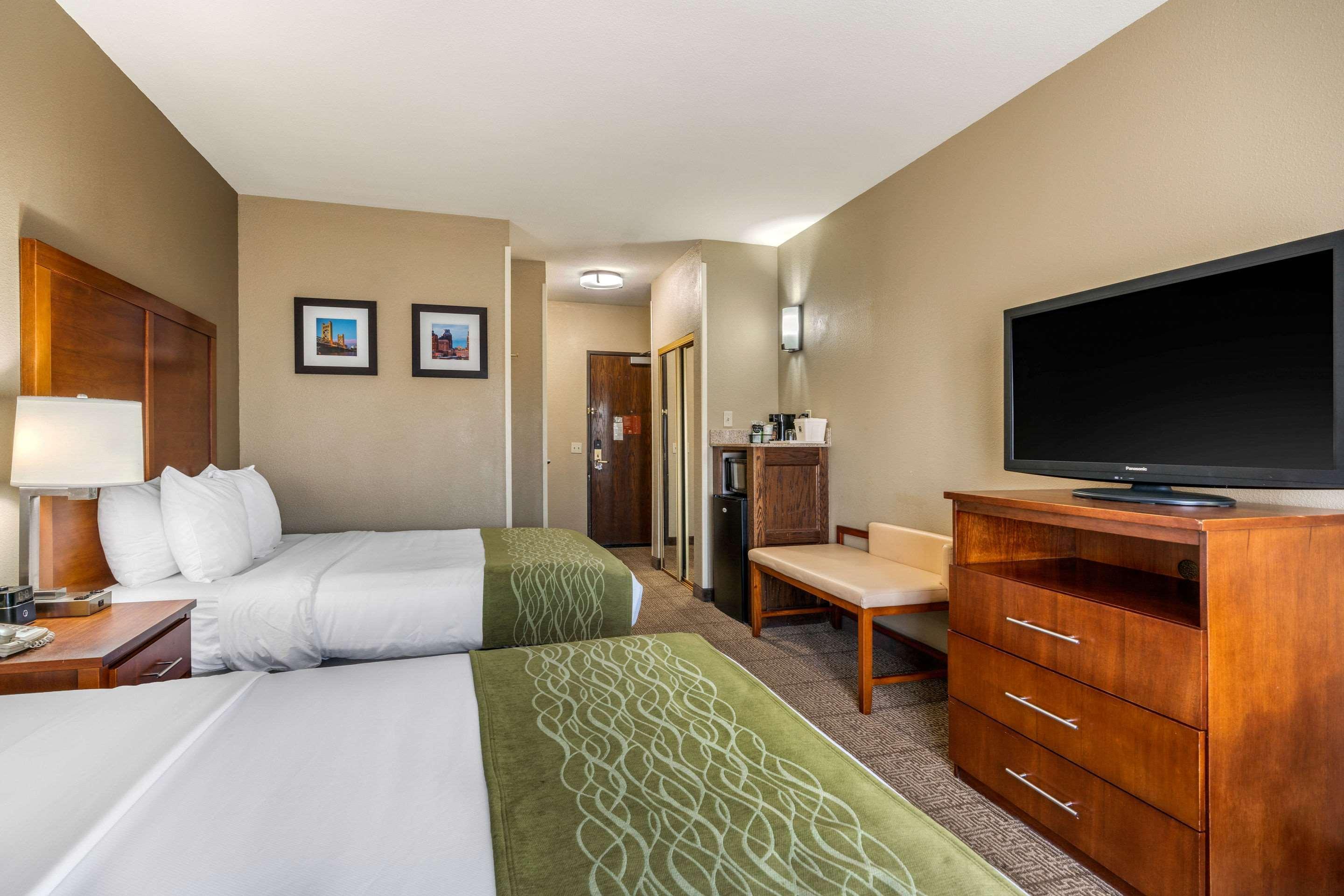 Comfort Inn & Suites Sacramento - University Area Экстерьер фото