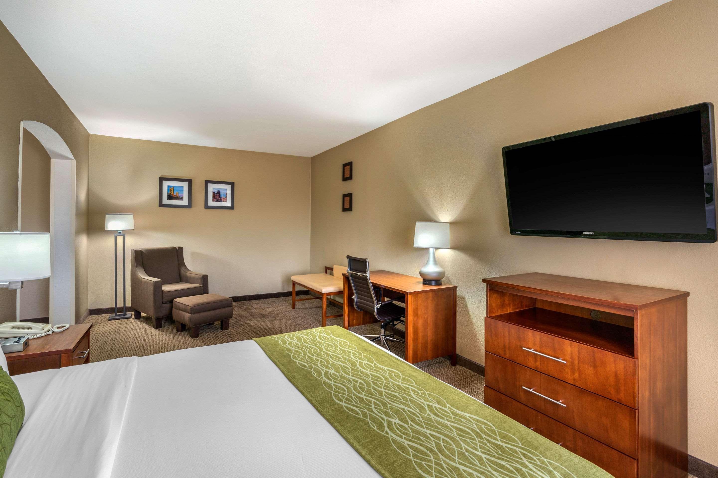 Comfort Inn & Suites Sacramento - University Area Экстерьер фото