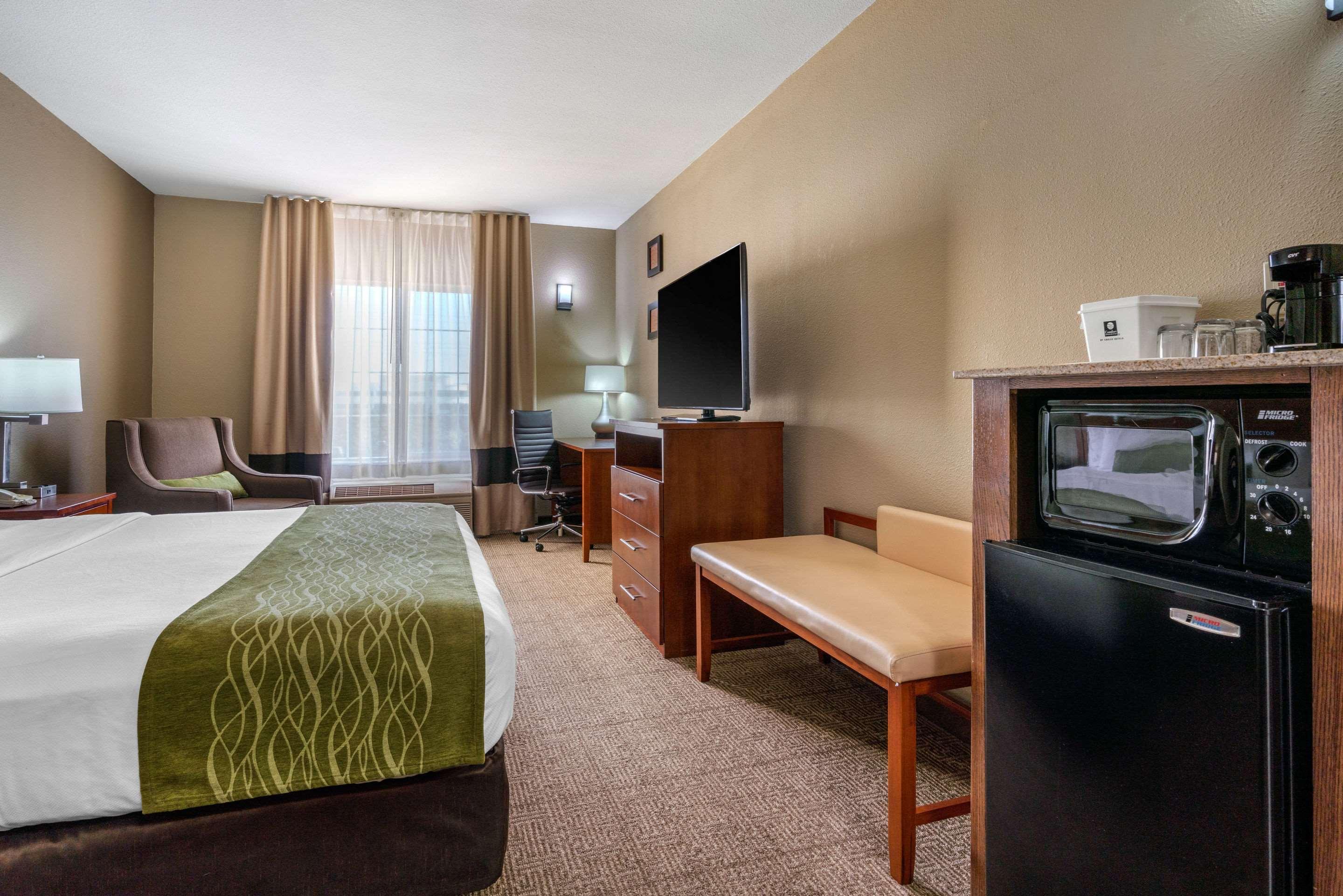 Comfort Inn & Suites Sacramento - University Area Экстерьер фото