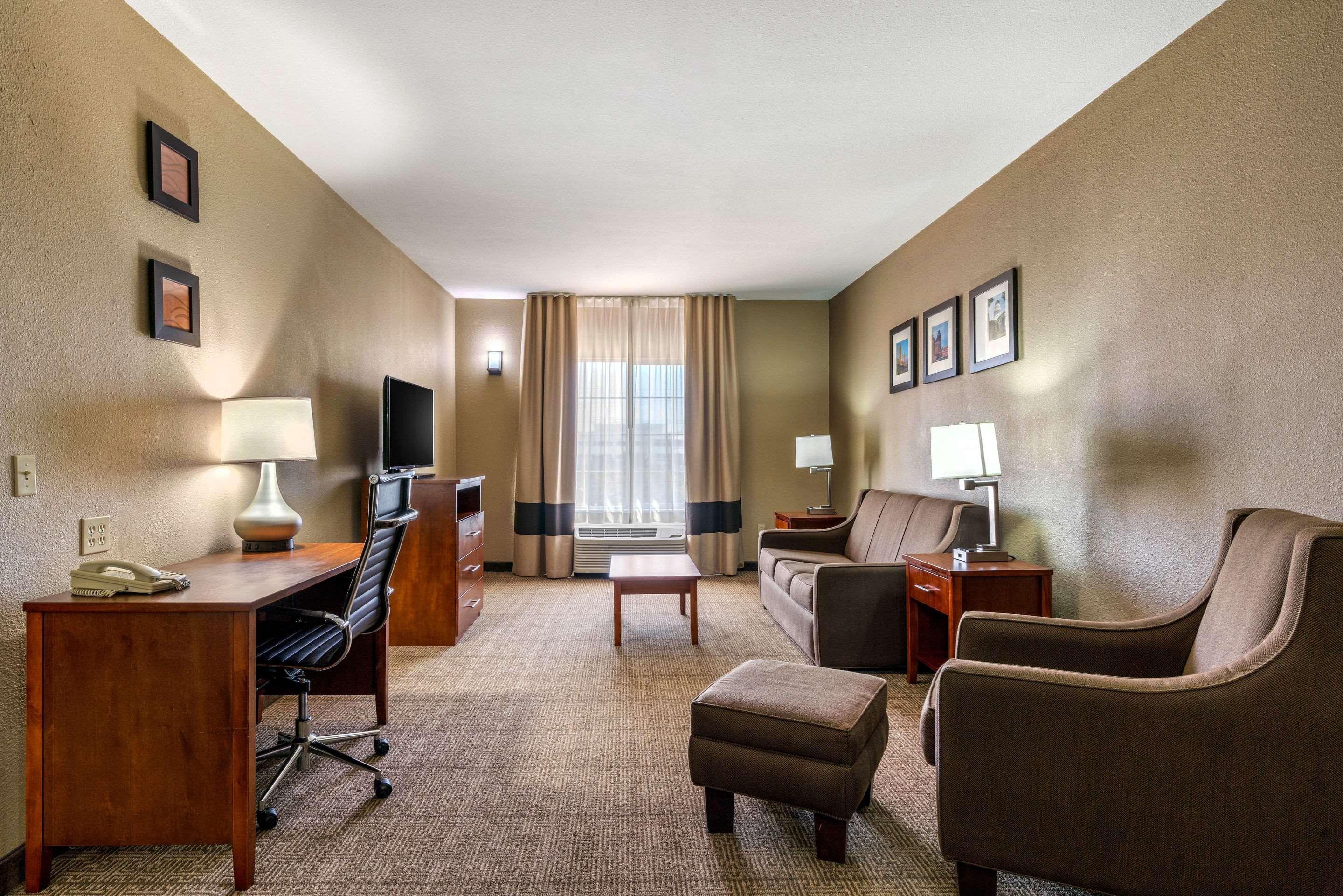 Comfort Inn & Suites Sacramento - University Area Экстерьер фото