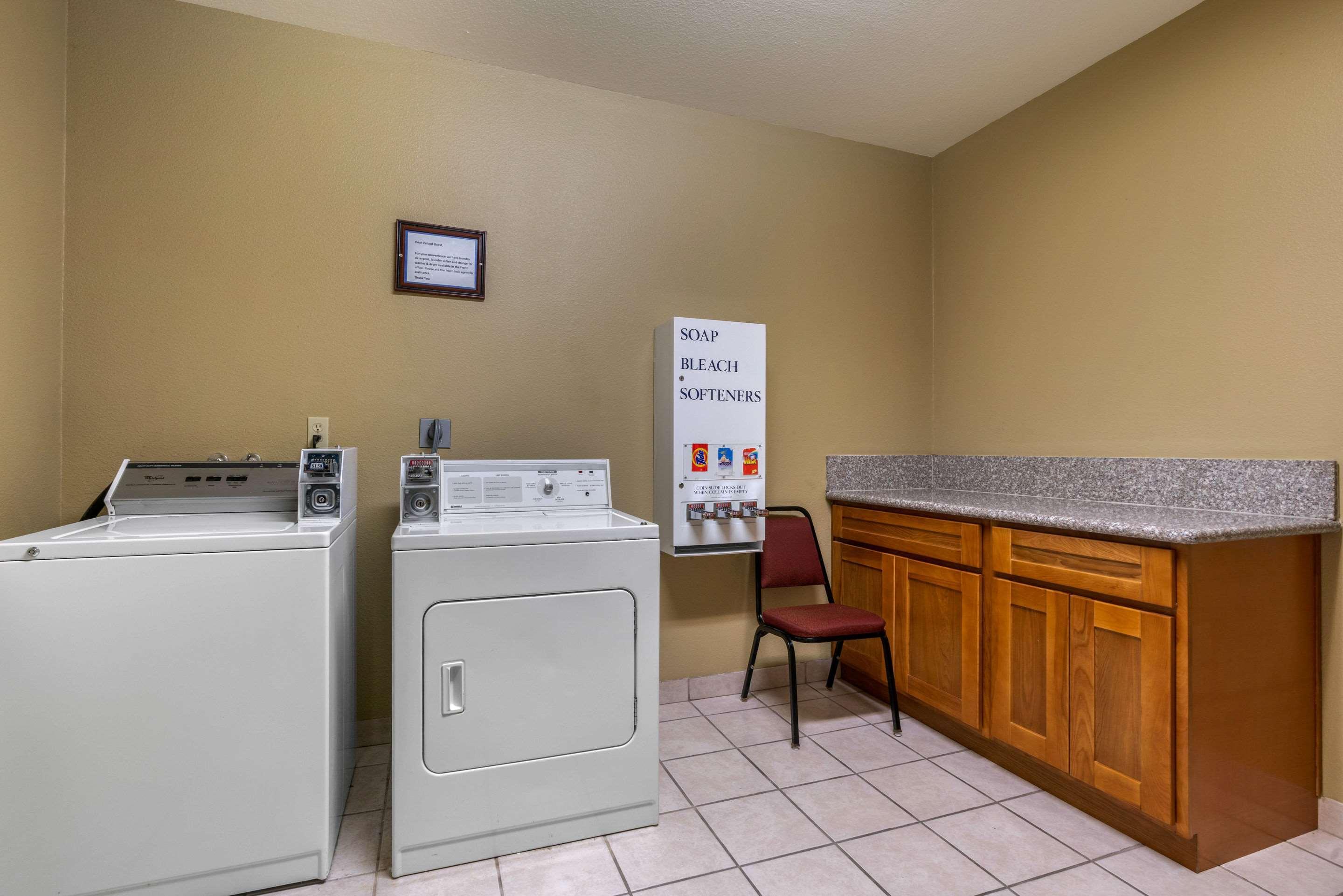 Comfort Inn & Suites Sacramento - University Area Экстерьер фото