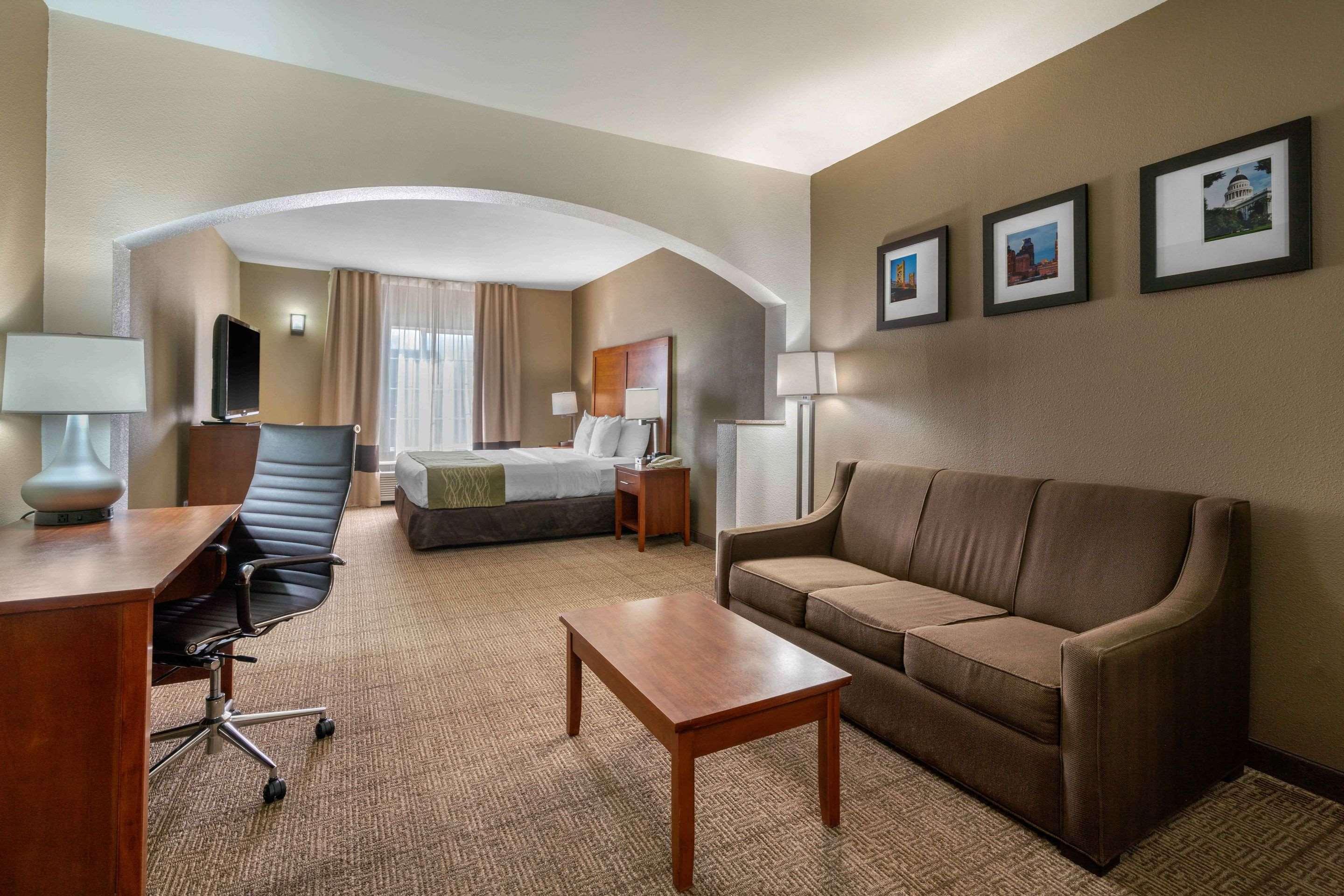 Comfort Inn & Suites Sacramento - University Area Экстерьер фото