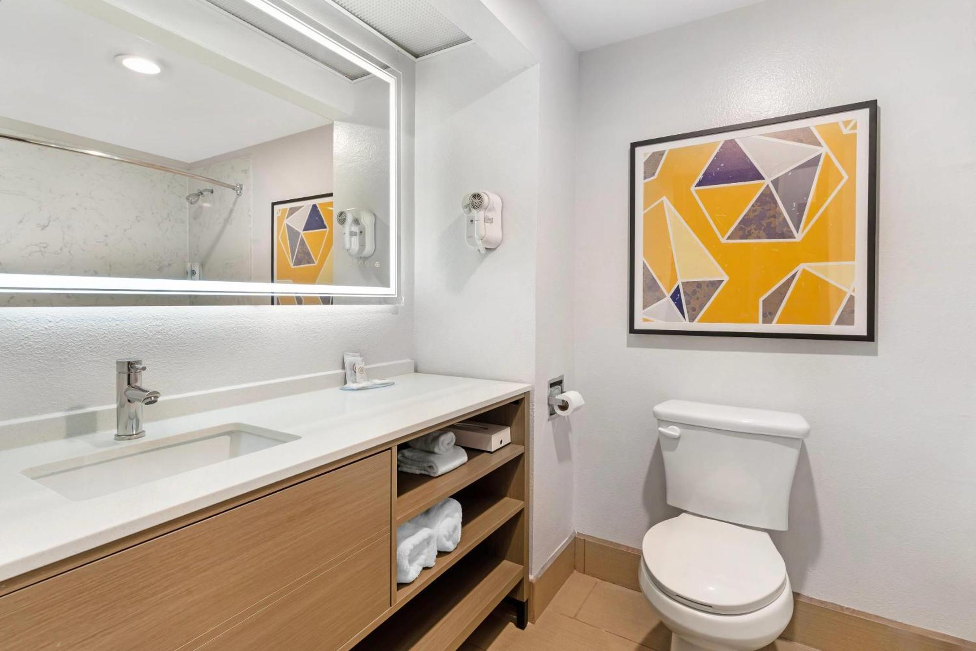 Comfort Inn & Suites Sacramento - University Area Экстерьер фото
