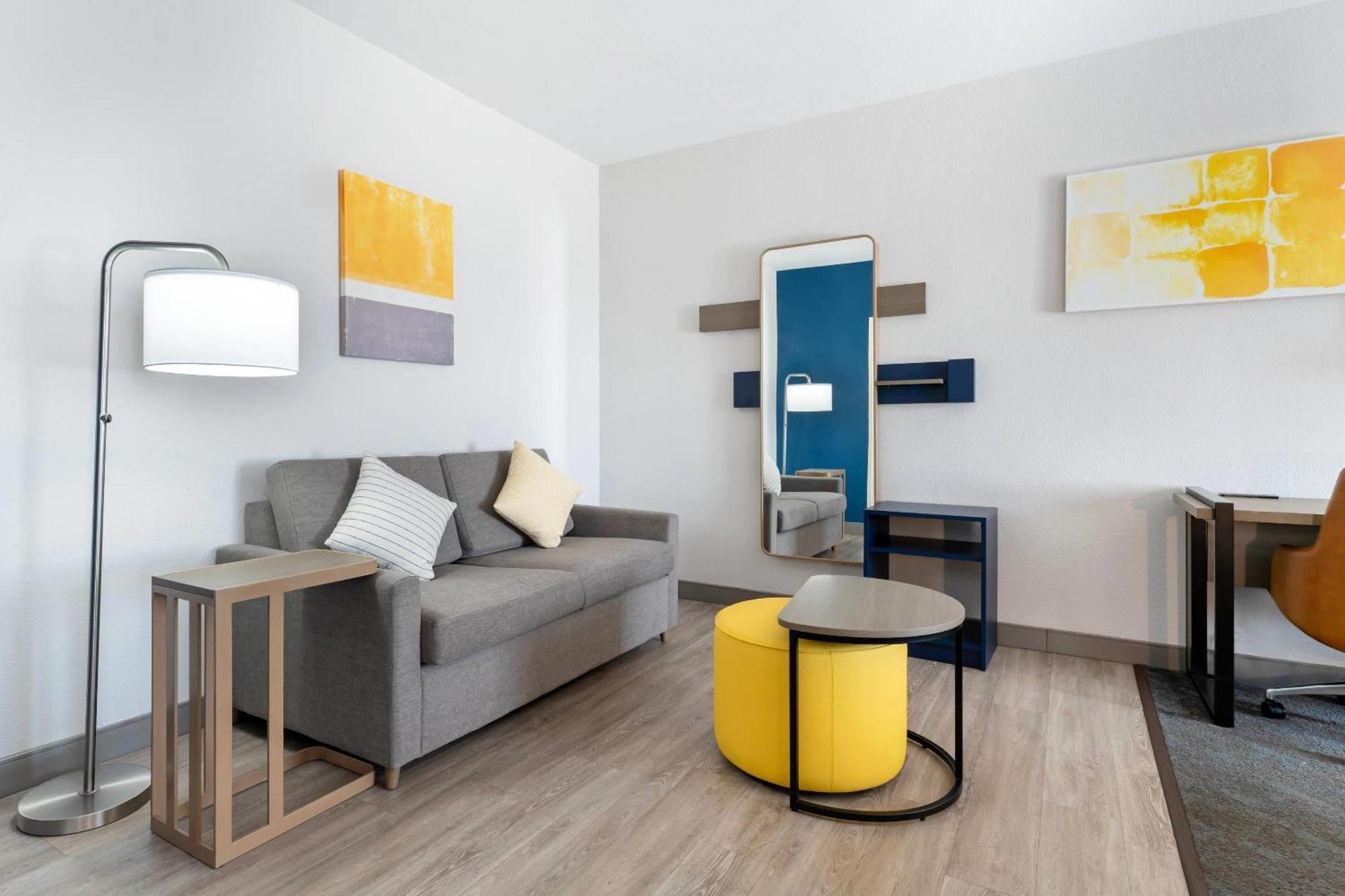 Comfort Inn & Suites Sacramento - University Area Экстерьер фото