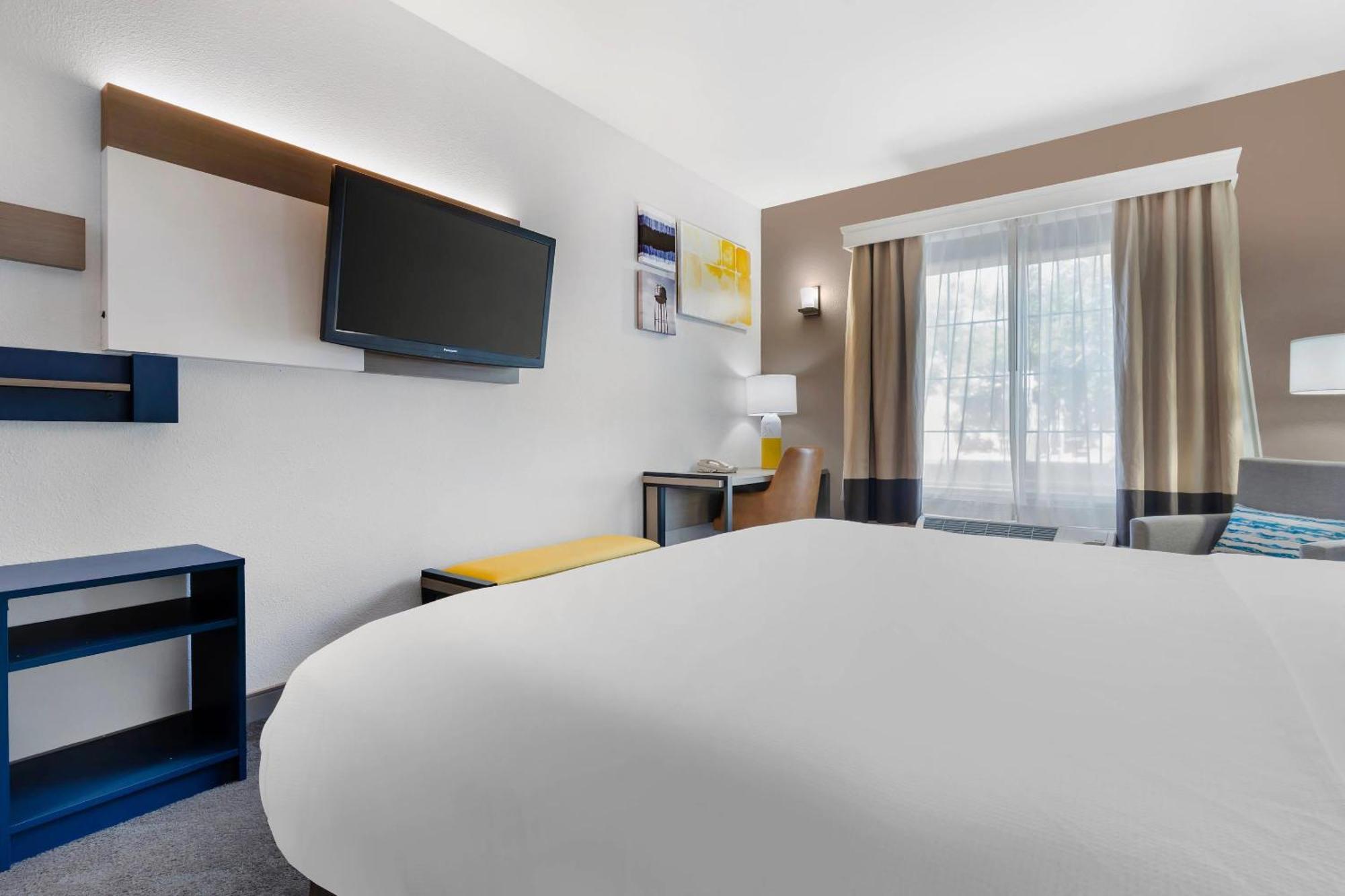 Comfort Inn & Suites Sacramento - University Area Экстерьер фото