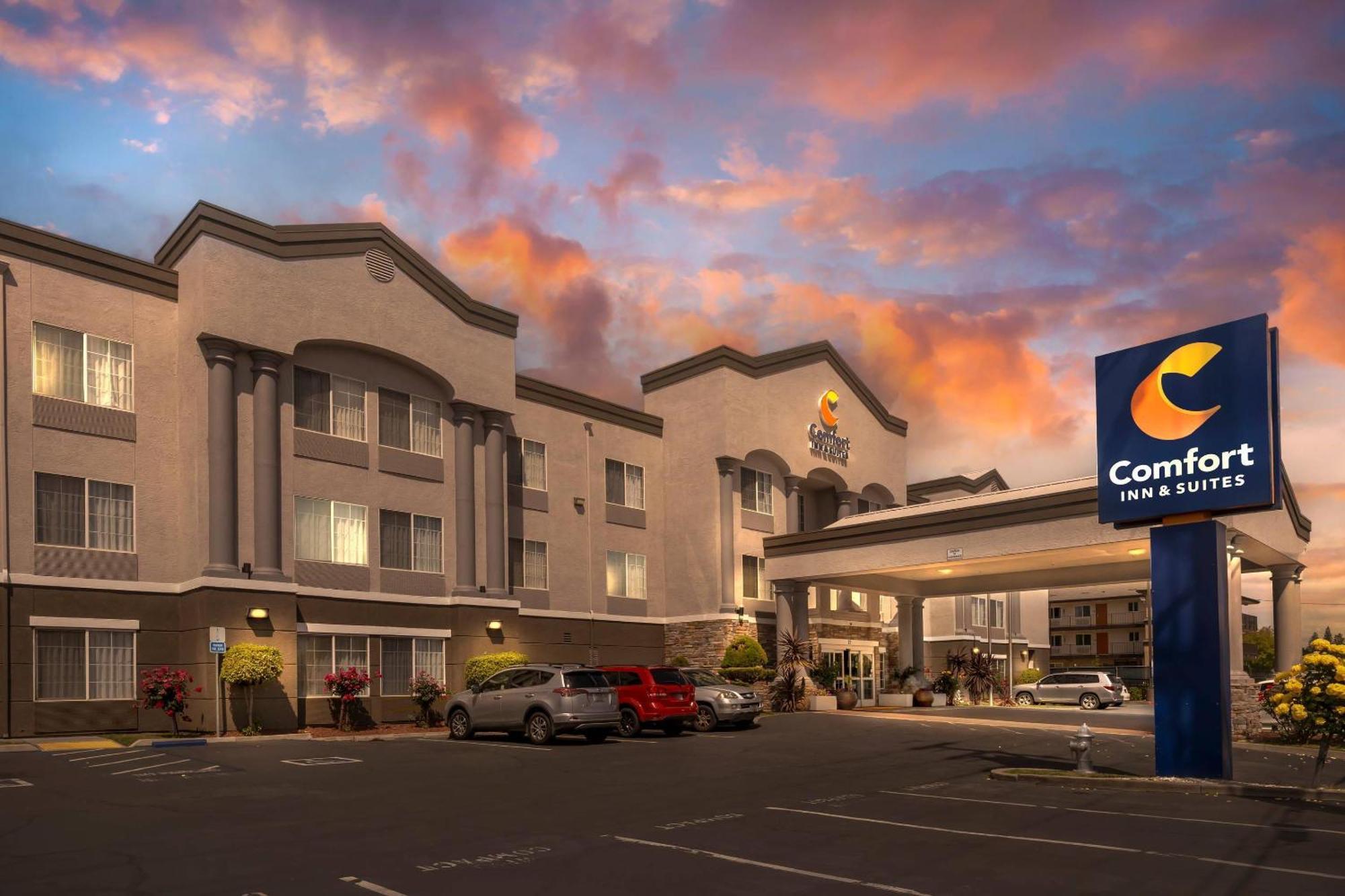 Comfort Inn & Suites Sacramento - University Area Экстерьер фото